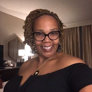 Meet your Posher, Sharon